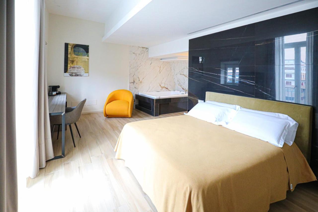 Municipio Luxury Suite Naples Exterior photo