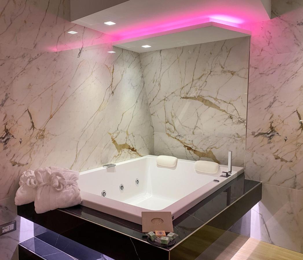 Municipio Luxury Suite Naples Exterior photo