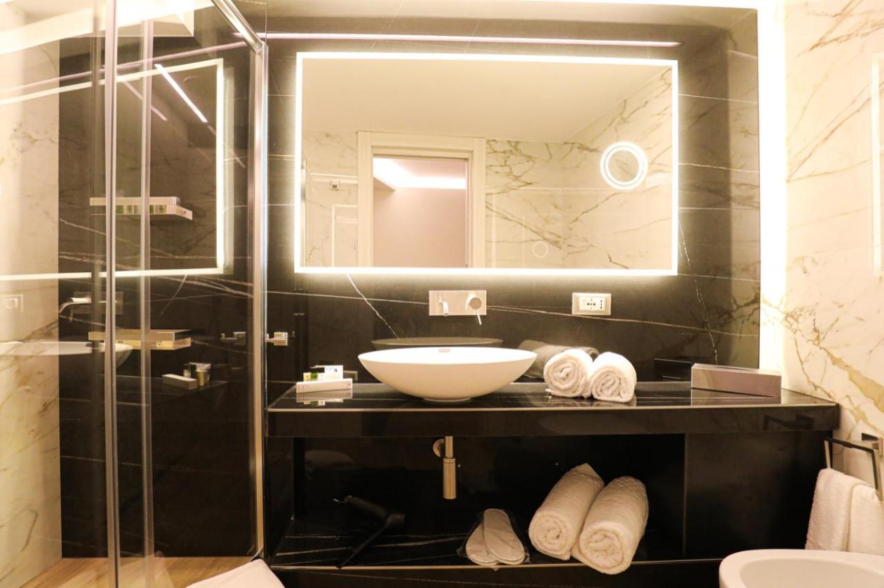 Municipio Luxury Suite Naples Exterior photo