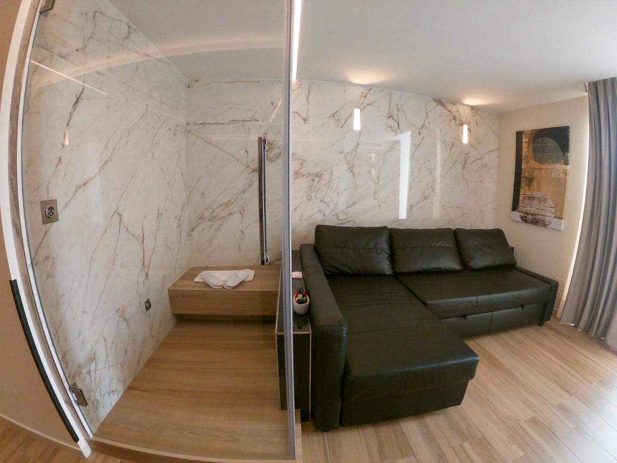 Municipio Luxury Suite Naples Exterior photo