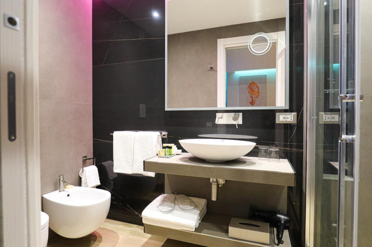 Municipio Luxury Suite Naples Exterior photo